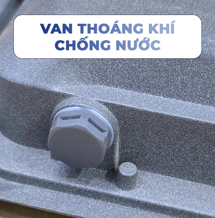 Đèn Pha chống chói Năng Lượng Mặt Trời