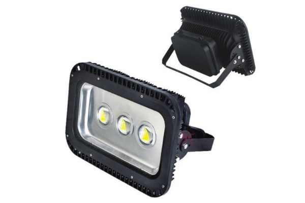 Đấu dây đèn pha LED 3 dây 220V