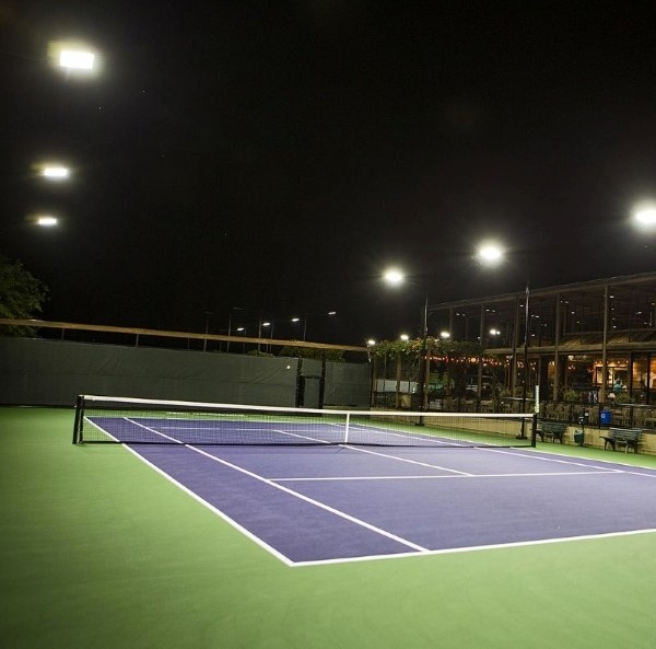 Đèn LED được nhiều chủ sân Tennis ưa chuộng