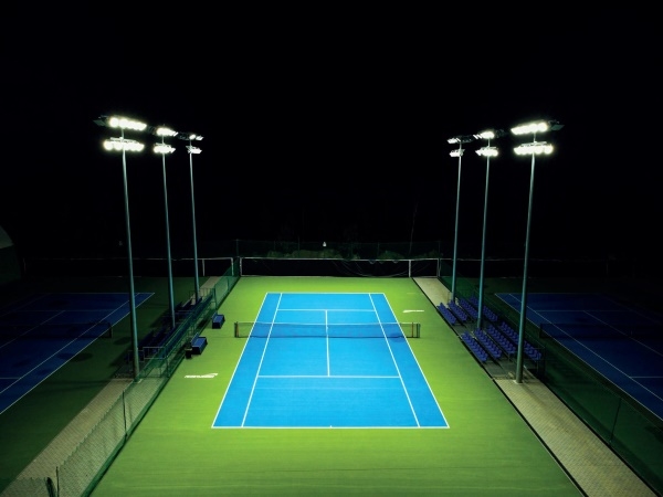 Hệ thống chiếu sáng của một sân Tennis